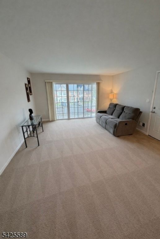 89 Albury Way, North Brunswick Twp., NJ 08902
