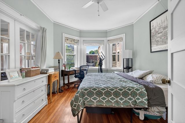 17 Park Vale 4, Brookline, MA 02446
