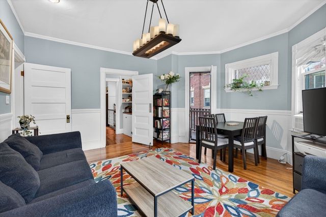 17 Park Vale 4, Brookline, MA 02446