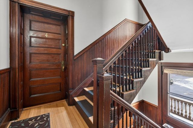 17 Park Vale 4, Brookline, MA 02446