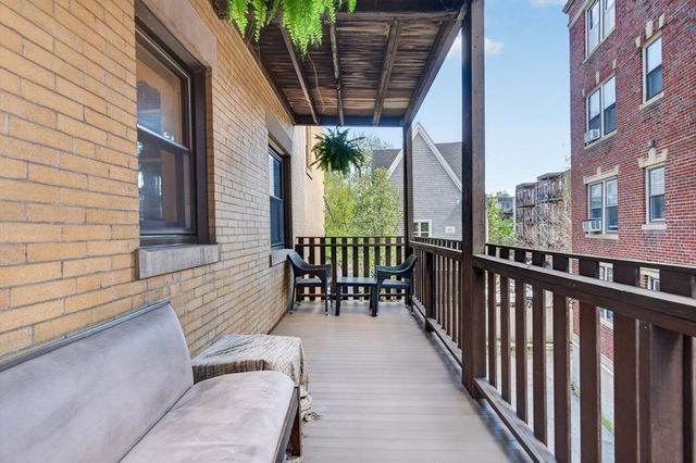 17 Park Vale 4, Brookline, MA 02446