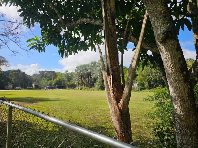 13835 N 49th St Street N, The Acreage, FL 33411