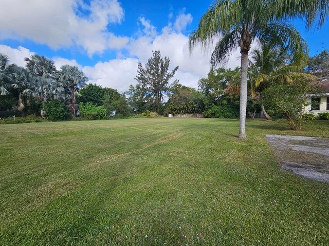 13835 N 49th St Street N, The Acreage, FL 33411