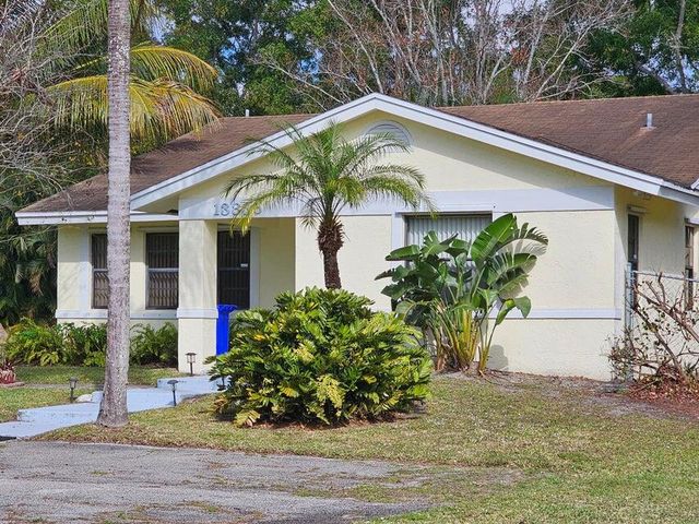 13835 N 49th St Street N, The Acreage, FL 33411