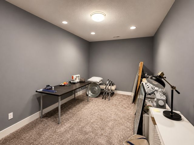 9125 Abram Drive, West Des Moines, IA 50266