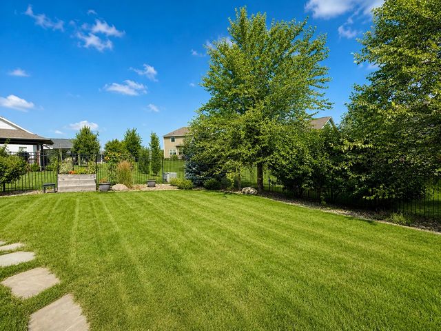 9125 Abram Drive, West Des Moines, IA 50266