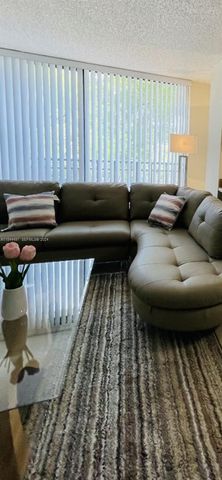 17021 N Bay Road 318, Sunny Isles Beach, FL 33160