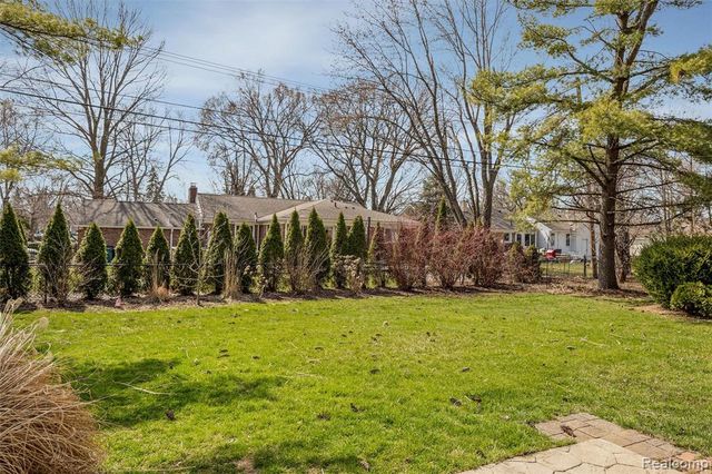 16115 Reedmere Avenue, Franklin, MI 48025