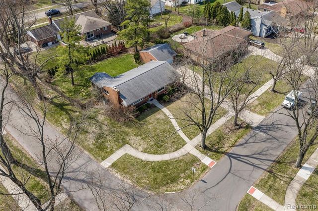 16115 Reedmere Avenue, Franklin, MI 48025