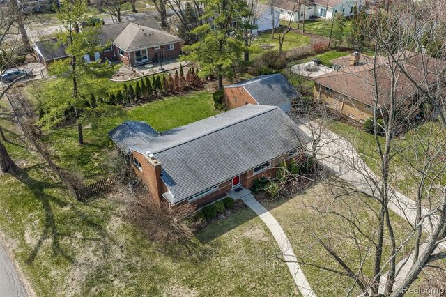 16115 Reedmere Avenue, Franklin, MI 48025