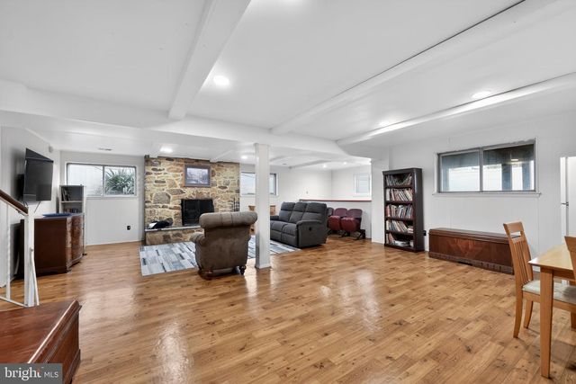 13 PEBBLE LN, Cherry Hill, NJ 08002