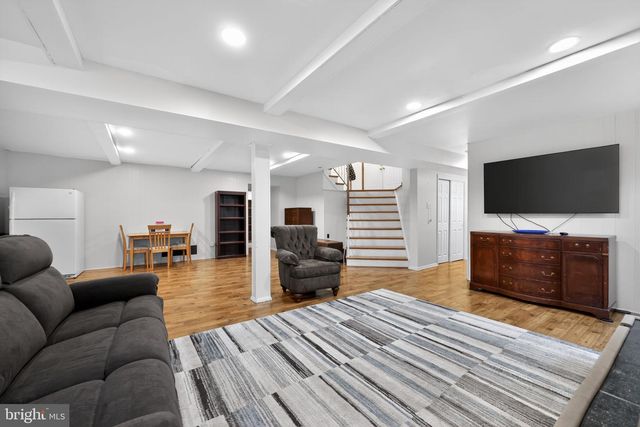 13 PEBBLE LN, Cherry Hill, NJ 08002