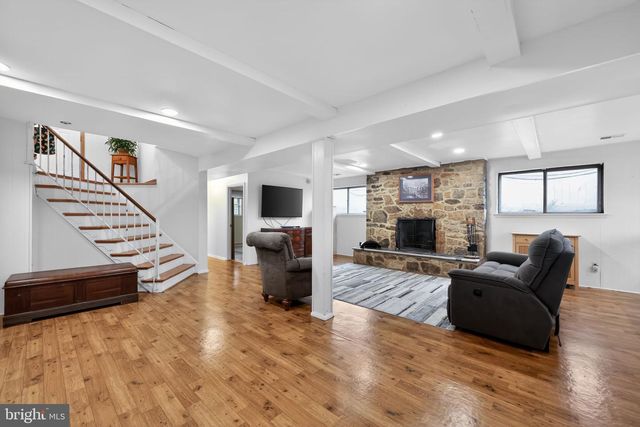 13 PEBBLE LN, Cherry Hill, NJ 08002