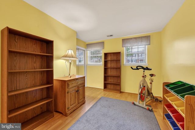 13 PEBBLE LN, Cherry Hill, NJ 08002