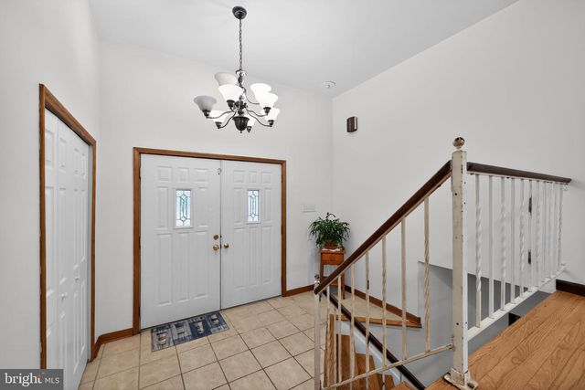 13 PEBBLE LN, Cherry Hill, NJ 08002