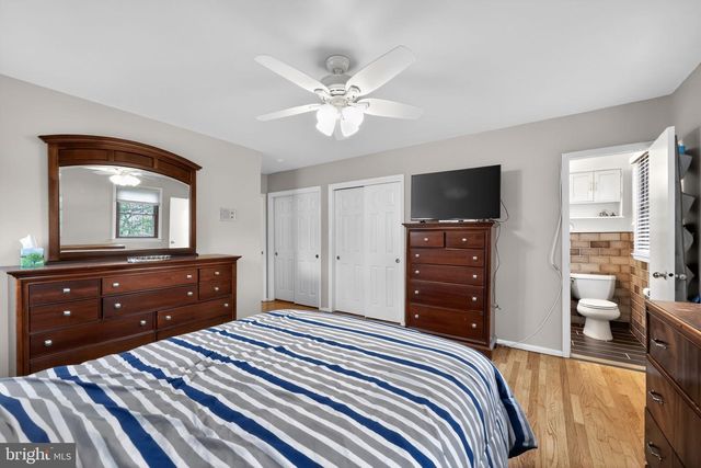 13 PEBBLE LN, Cherry Hill, NJ 08002