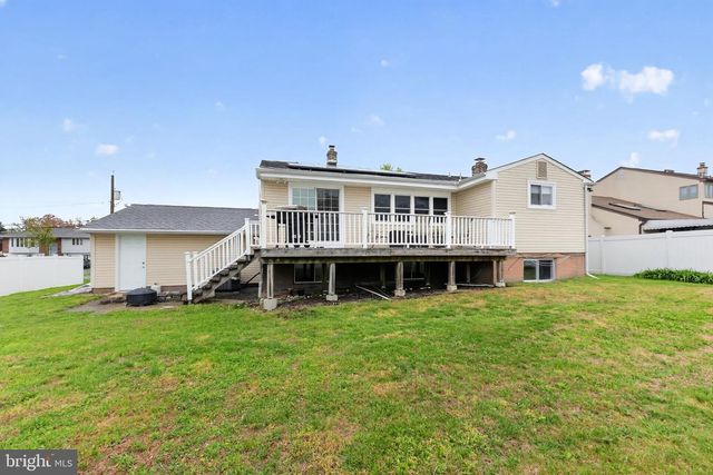 13 PEBBLE LN, Cherry Hill, NJ 08002