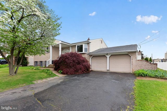 13 PEBBLE LN, Cherry Hill, NJ 08002