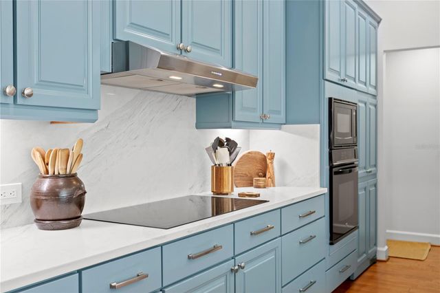 5611 E LONGBOAT BOULEVARD, Tampa, FL 33615