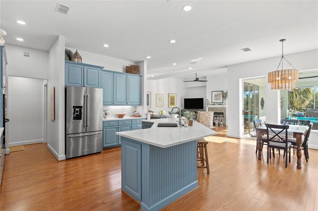 5611 E LONGBOAT BOULEVARD, Tampa, FL 33615