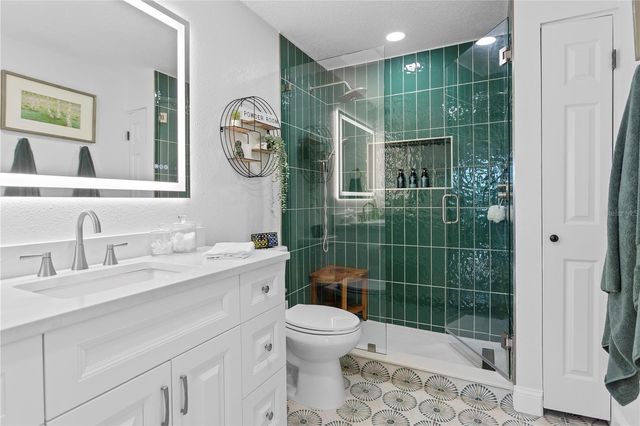 5611 E LONGBOAT BOULEVARD, Tampa, FL 33615