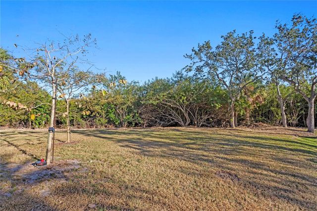 5611 E LONGBOAT BOULEVARD, Tampa, FL 33615