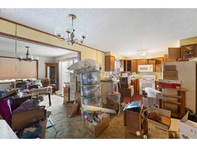 1309 Hawthorne Ave, Reedsport, OR 97467