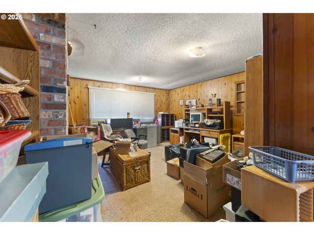 1309 Hawthorne Ave, Reedsport, OR 97467