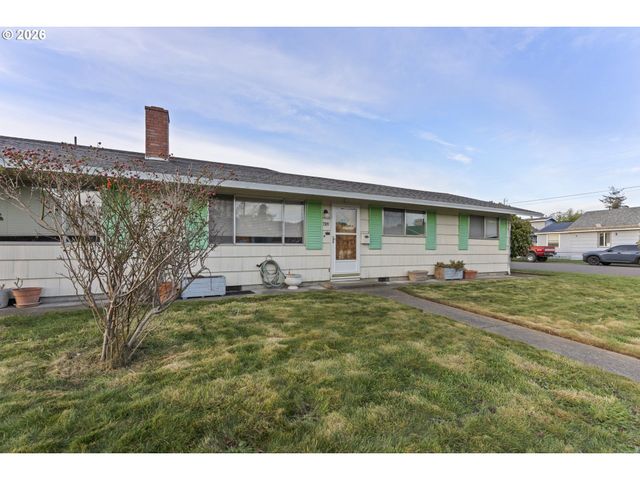 1309 Hawthorne Ave, Reedsport, OR 97467