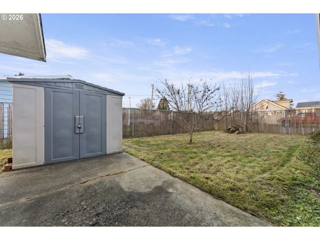 1309 Hawthorne Ave, Reedsport, OR 97467