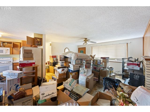 1309 Hawthorne Ave, Reedsport, OR 97467