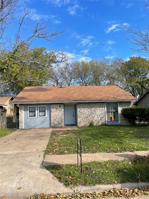 4704 Lambs LN, Austin, TX 78744