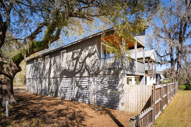 1981 Central Park Road, Charleston, SC 29412