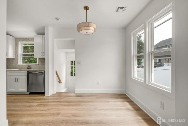 864 Court Street, Woodbridge Proper, NJ 07095