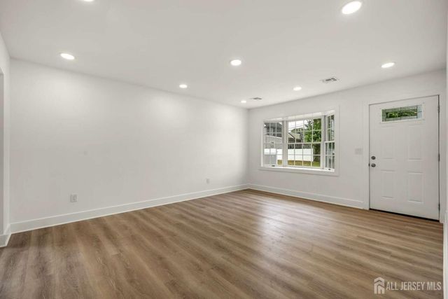 864 Court Street, Woodbridge Proper, NJ 07095