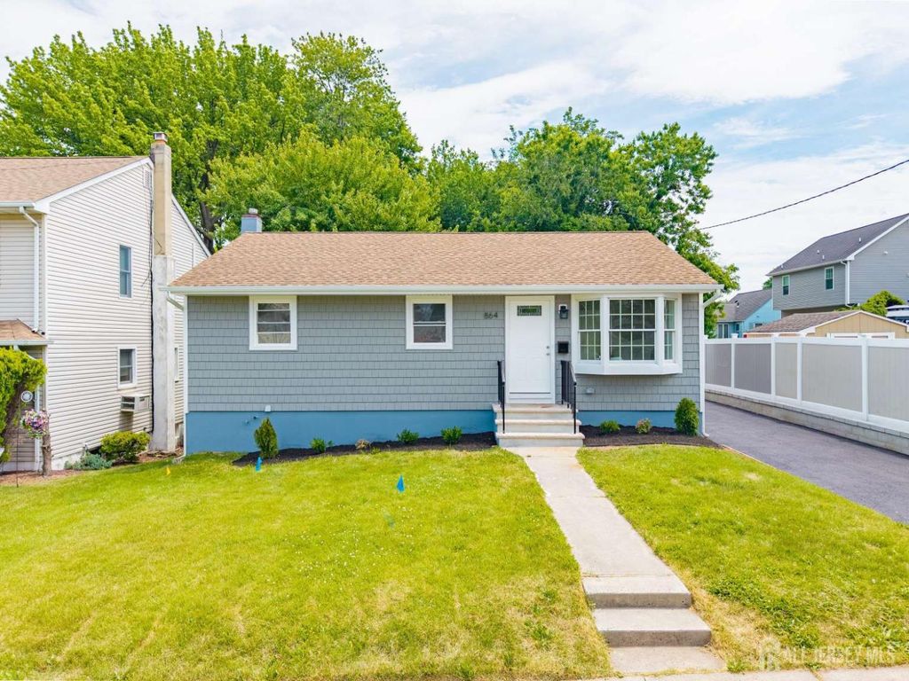 864 Court Street, Woodbridge Proper, NJ 07095