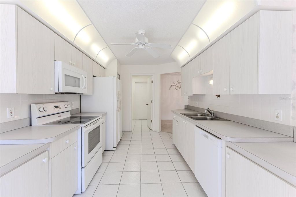 Image 20 of property listing at 3100 APPLEBLOSSOM TRAIL, Spring Hill, FL 34606