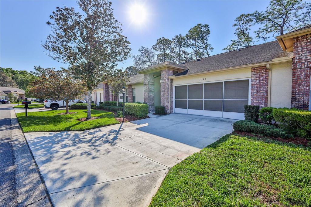 Image 5 of property listing at 3100 APPLEBLOSSOM TRAIL, Spring Hill, FL 34606