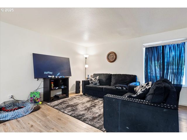 4120 Ne 8TH St, Gresham, OR 97030