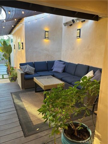 6250 Aura Avenue, Tarzana, CA 91335
