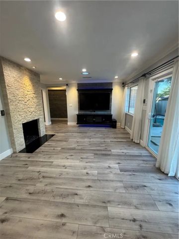 6250 Aura Avenue, Tarzana, CA 91335