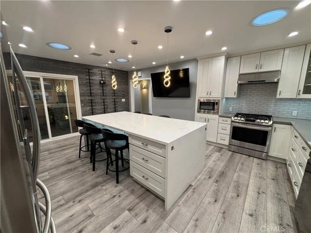 6250 Aura Avenue, Tarzana, CA 91335