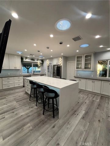 6250 Aura Avenue, Tarzana, CA 91335