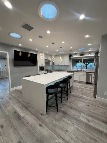 6250 Aura Avenue, Tarzana, CA 91335