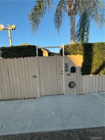 6250 Aura Avenue, Tarzana, CA 91335