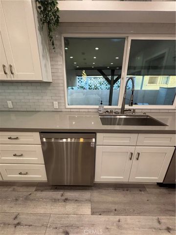 6250 Aura Avenue, Tarzana, CA 91335