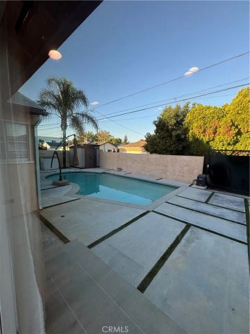 6250 Aura Avenue, Tarzana, CA 91335