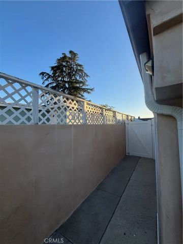 6250 Aura Avenue, Tarzana, CA 91335