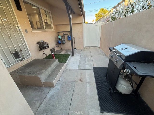 6250 Aura Avenue, Tarzana, CA 91335