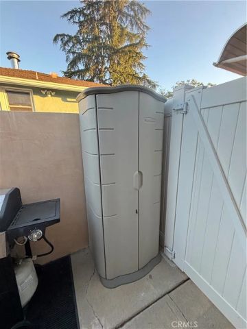 6250 Aura Avenue, Tarzana, CA 91335